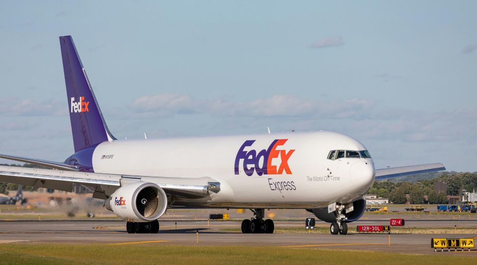 Hace unos meses, al publicar sus resultados trimestrales, FedEx advirtió que las tasas podrían representar un cargo de mil millones de dólares en su ejercicio 2026. UNSPLASH