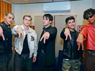 Integrantes de la agrupación Santos Bravos. EFE