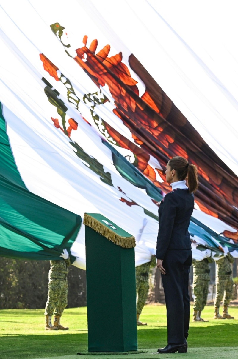 Claudia Sheinbaum Pardo encabezó la ceremonia por el Día de la Bandera desde Campo Marte. ESPECIAL&nbsp;