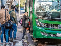 La Secretaría de Transporte informó que el servicio público mejorará su cobertura a lo largo de esta semana, luego de las afectaciones provocadas por los bloqueos y la quema de vehículos, tras la detención de Nemesio Oseguera Cervantes, alias El Mencho. EL INFORMADOR/ A. Navarro