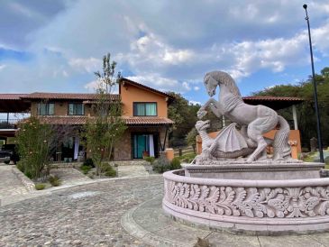 El Mencho escapó de la cabaña número 39 del exclusivo fraccionamiento Campestre Tapalpa Country Club, pero fue detenido y herido en un bosque cercano. SUN/V. Rosas