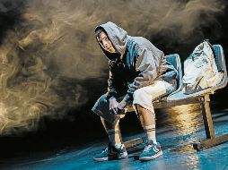 Alberto Magaña protagoniza “Apenas un cuerpo. O manual para desaparecer sin ruido”, un unipersonal de Tso Artes Escénicas. CORTESÍA