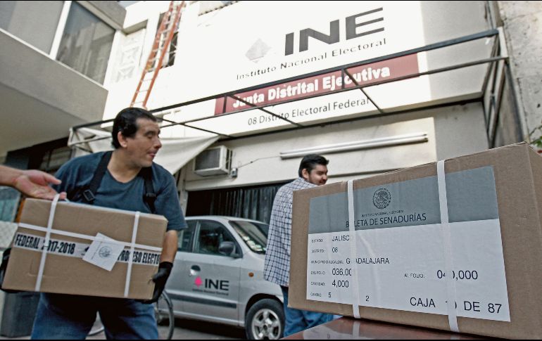 La iniciativa también contempla reducir los recursos del Instituto Nacional Electoral. AFP