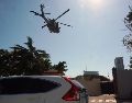 Un helicóptero de la Marina realiza un vuelo de vigilancia en Puerto Vallarta, efectivos de la Secretaria de la Marina (SEMAR) patrullan el municipio. EFE/ A. Montero