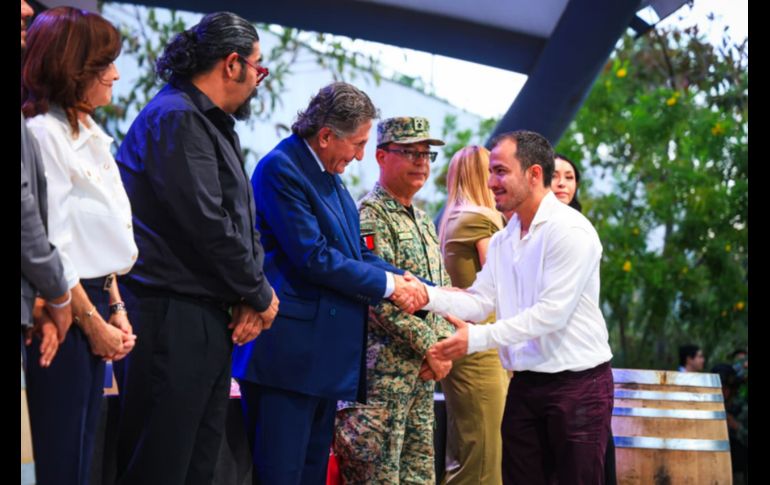 El Gobierno de Zapopan, realizó la entrega de 48 barricas a igual número de creadoras y creadores del municipio, quienes desarrollarán intervenciones plásticas bajo una línea conceptual definida. EL INFORMADOR / J. Acosta