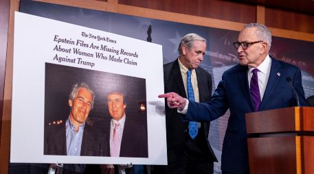 Legisladores demócratas señalan contradicciones en la Administración y exigen que Trump responda por los archivos del caso Epstein. EFE/ARCHIVO
