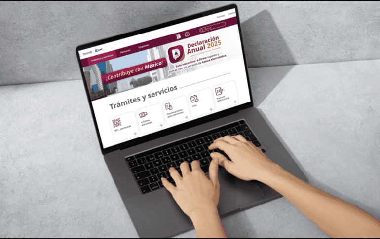 El SAT también alerta sobre errores comunes, como omitir ingresos adicionales, duplicar deducciones o enviar la declaración sin validar la información existente en el sistema. ESPECIAL/ CANVA