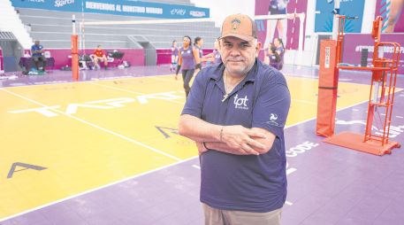 Héctor Oroz cristalizó el sueño de su hija Miranda de crear un equipo de voleibol profesional que representara Jalisco. EL INFORMADOR/J. Acosta
