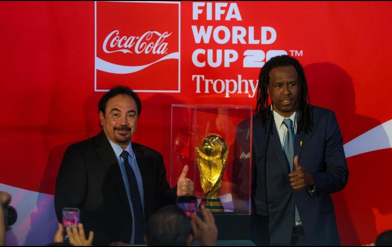 Los invitados de honor de FIFA, Hugo Sánchez y el brasileño campeón del mundo Roque Júnior, participaron en la recepción. EL INFORMADOR / A. Navarro