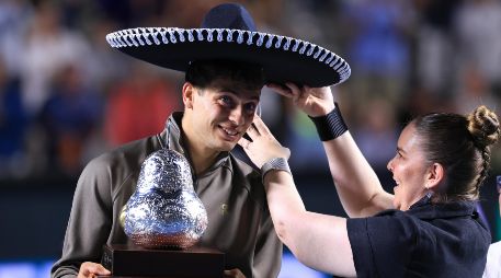 La victoria en el Abierto de Acapulco permitió que Flavio Cobolli subiera cinco posiciones en el ranking. EFE / D. Guzmán