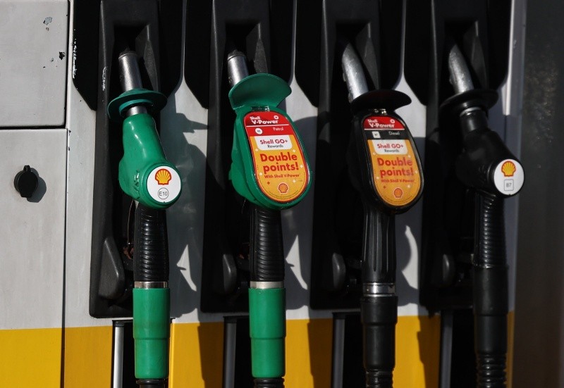 Los precios mundiales del petróleo han subido drásticamente tras la respuesta de Irán a los ataques aéreos estadounidenses e israelíes. EFE/ Neil Hall