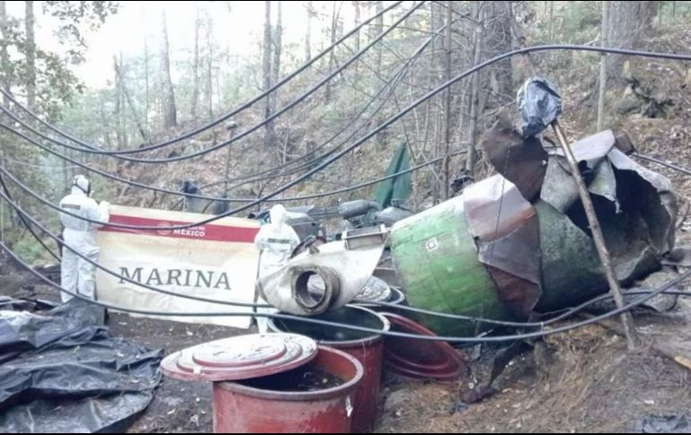 También, cuatro reactores, dos molinos de aluminio, 23 tanques de gas LP de 30 litros, un colador, cuatro cuadritanques de mil 200 litros y tres tinas de 600 litros. ESPECIAL / Semar