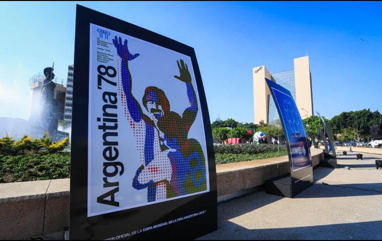 La exposición ofrece a los asistentes un viaje visual por la evolución del torneo de la FIFA y su impacto cultural. EL INFORMADOR / J. Acosta