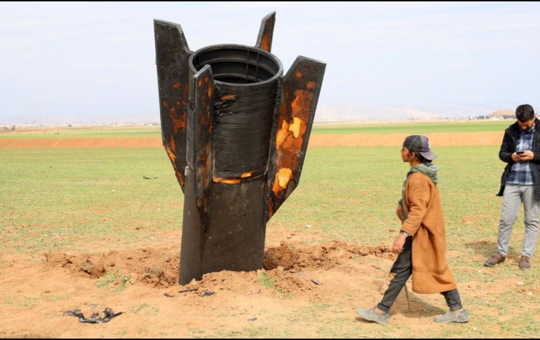 El misil no logró llegar a Turquía al ser interceptado por la OTAN, haciendo que este cayera al sur del país, entre Siria e Irak sin causar vicitmas. EFE/A. Mardnli