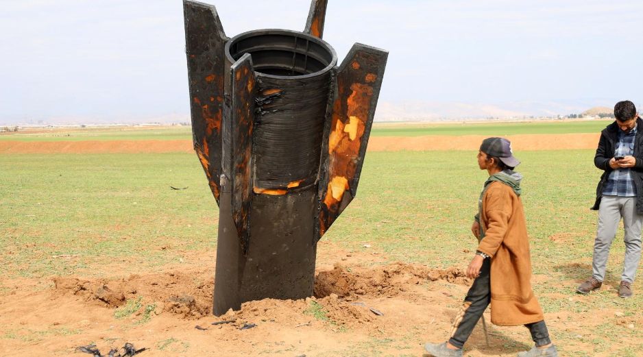 El misil no logró llegar a Turquía al ser interceptado por la OTAN, haciendo que este cayera al sur del país, entre Siria e Irak sin causar vicitmas. EFE/A. Mardnli