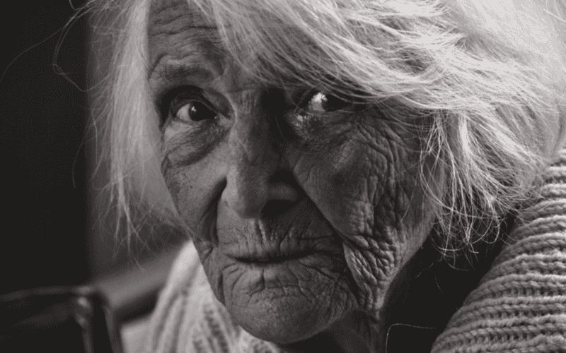 Para muchos se trata de descansar de un ritual que parece no tener fin y vivir con la expresión natural de la cabellera. PIXABAY