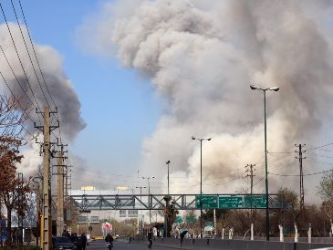 Israel y Estados Unidos comenzaron el sábado una ofensiva contra Irán con ataques con misiles y drones que han acabado con el jefe supremo Alí Jameneí. EFE/A. TAHERKENAREH