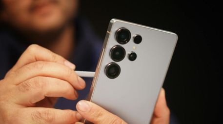 La compañía surcoreana mantiene su estrategia de ofrecer soporte constante a una amplia variedad de dispositivos Galaxy. PEXELS