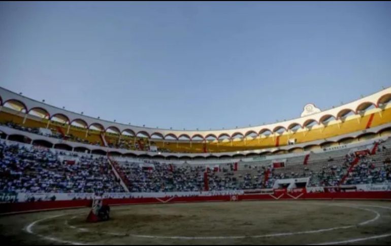 La afición tapatía, reconocida por su exigencia y cultura taurina, espera una tarde de emociones fuertes donde la seriedad del toro y la entrega de los toreros sean los protagonistas. EL INFORMADOR / ARCHIVO