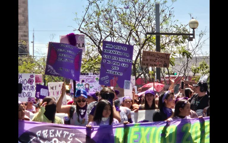 Cientos de mujeres se dieron cita en la Glorieta de las y los Desaparecidos para exigir justicia y alto a la violencia. EL INFORMADOR / R. Bobadilla