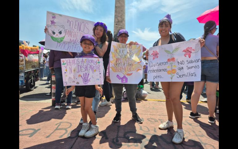 Cientos de mujeres se dieron cita en la Glorieta de las y los Desaparecidos para exigir justicia y alto a la violencia. EL INFORMADOR / R. Bobadilla
