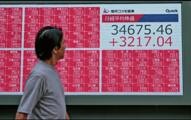 El alza en los precios del crudo es a raíz de la guerra en el Medio Oriente. XINHUA