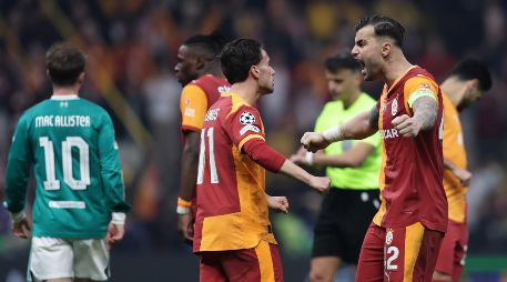 En el segundo tiempo del encuentro llegaron más goles, pero ninguno subió al marcador por diferentes motivos. EFE / E. Sahin