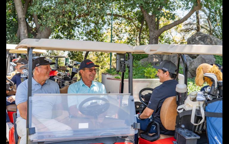 Pepe Valle, Ricardo Souza y Fernando Amescua. GENTE BIEN JALISCO / 8° Torneo de golf anual KIVA