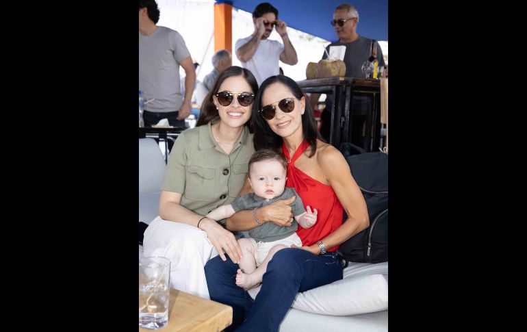 Claudia Lomelín, Íñigo Hernández y Claudia Ramírez. GENTE BIEN JALISCO / J. Soltero