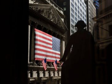 Wall Street cerró este miércoles en terreno mixto, mientras los inversores monitorean la guerra de EU e Israel contra Irán, la respuesta del país persa y sus efectos en los precios del petróleo. EFE / ARCHIVO