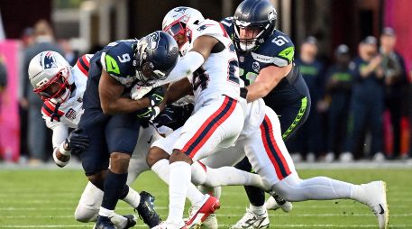 A poco más de un mes del Draft, las franquicias deben considerar también su sitio en la pizarra de selección. AFP/ ARCHIVO.