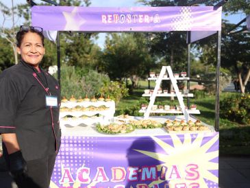 Durante la feria se presentaron testimonios de personas que han aprovechado estos cursos para poder emprender y ser económicamente autosuficientes o incluso para sentirse personas productivas. FACEBOOK / GOBIERNO DE ZAPOPAN