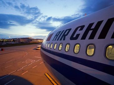 Entre los efectos más visibles están las afectaciones en aeropuertos y operadores de cruceros. EFE