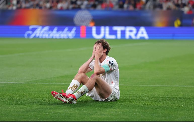 Ruiz fue visto con un vendaje compresivo y hielo inmediato, a la espera de los estudios de imagen que determinen la gravedad del impacto. IMAGO7