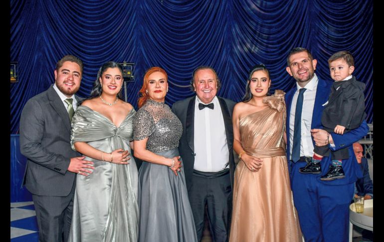 Jesús Reynoso, Paola Oliman , Liliana Oliman,Enrique Michel, Fernanda Oliman, Eduardo Gómez y Nicolás Gómez. GENTE BIEN JALISCO / Revista del 13 de marzo 2026