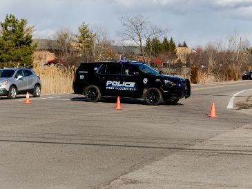 Según las autoridades uno de los atacantes fue reducido y sometido por estudiantes. EFE/S. Jarris
