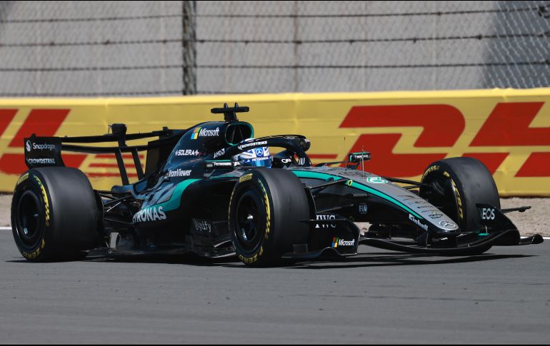 El Circuito Internacional de Shanghái fue el escenario de una exhibición de poderío por parte de George Russell, quien se alzó con la victoria en la primera carrera Sprint de la temporada 2026. EFE / A. Plavevski