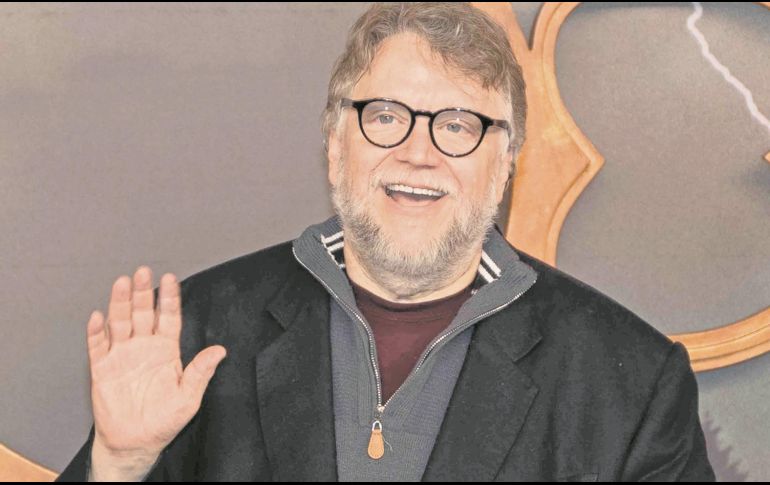 Guillermo del Toro posa durante el encuentro entre los productores de las 10 películas nominadas al premio de la Academia. EL UNIVERSAL