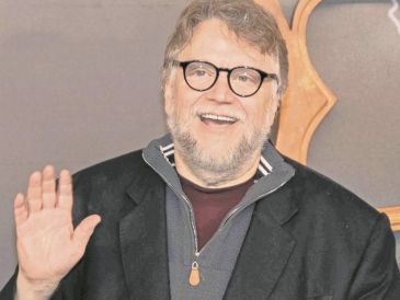 Guillermo del Toro posa durante el encuentro entre los productores de las 10 películas nominadas al premio de la Academia. EL UNIVERSAL