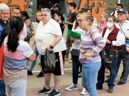 Adultos mayores buscan información sobre programas sociales, mientras el Gobierno revisa el esquema de pensiones en organismos públicos. EL INFORMADOR/ Archivo