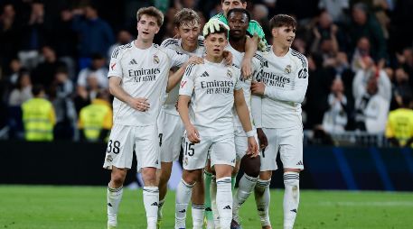 Con diez fechas por disputar, el título parece que estará definido entre Barcelona y Real Madrid. EFE/ S. Pérez.