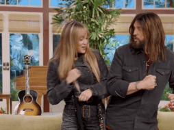 Desde que comenzó su carrera en el entretenimiento, Cyrus ha destacado por seguir un proceso creativo muy personal.  ESPECIAL/DISNEYPLUS