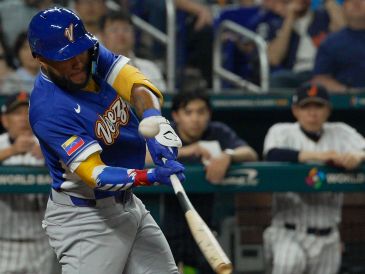 para ambos equipos, sería la primera vez en clasificarse a una final del Clásico Mundial. EFE/ A. Boal.