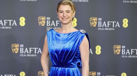 En una noche histórica para el cine internacional, la actriz británica Jessie Buckley se alzó con el Premio Oscar a la Mejor Actriz por su conmovedora interpretación en Hamne. EFE / ARCHIVO