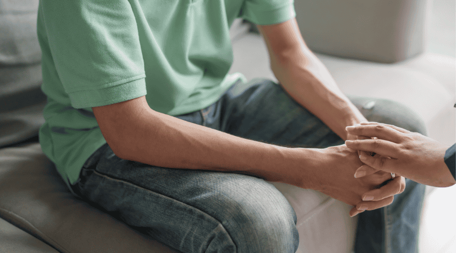 Para poder orientar a los hijos, los padres deben dejar de lado prejuicios e incomodidades y buscar el momento adecuado para la conversación. ESPECIAL/Canva