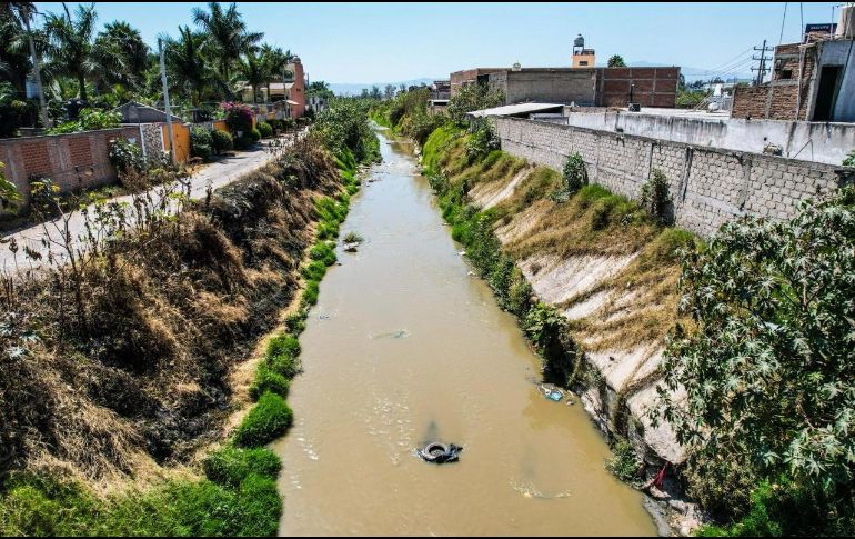 Así lucen cuatro puntos de descarga de aguas residuales documentados en los municipios de Tlajomulco de Zúñiga y Tlaquepaque. EL INFORMADOR / A. Navarro