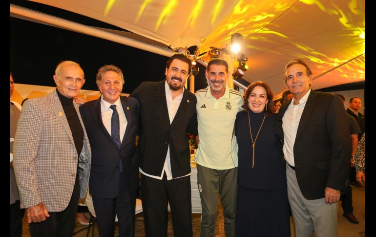 Nacho Calderón, Juan José Frangie, Amaury Vergara, Fernando Hierro, Olimpia Cabral y Fernando Quirarte. GENTE BIEN JALISCO / Revista del 20 de marzo 2026