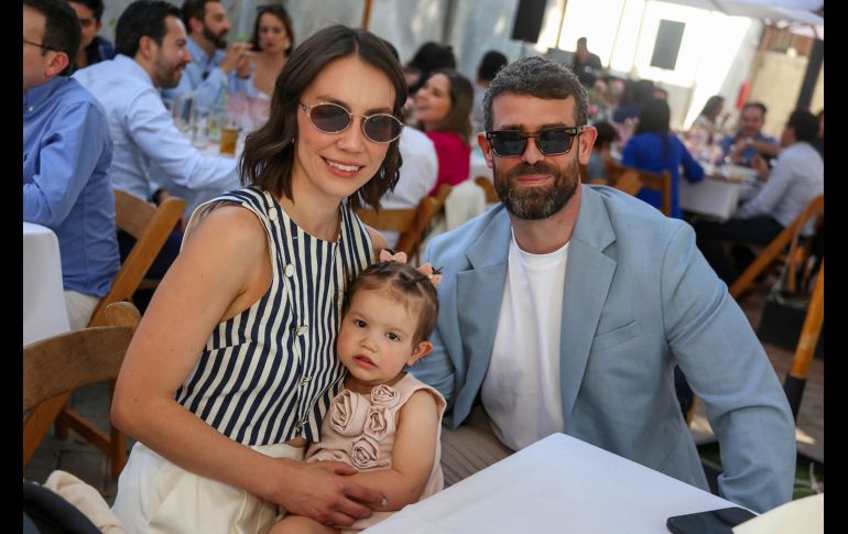 Ana Nolasco, Amelia y Thomas Granger. GENTE BIEN JALISCO / Bautizo de Renata Belmonte Cárdenas