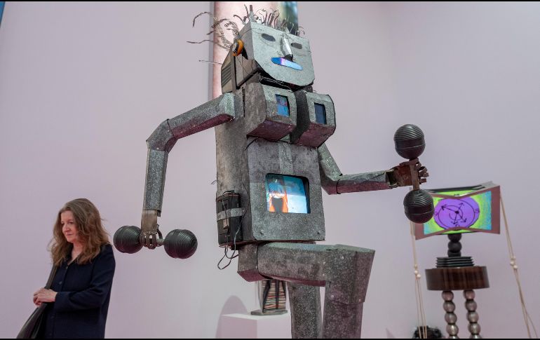 El New Museum celebra su renacimiento con una ambiciosa exposición de 732 obras de arte. EFE/ Angel Colmenares