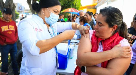 Pérez Gómez instó a las familias a que vacunen a sus hijas e hijos, y aquellas personas quienes aún no tienen completo su esquema de vacunación (de dos dosis), a que lo hagan antes del periodo vacacional. EL INFORMADOR/ J. Acosta